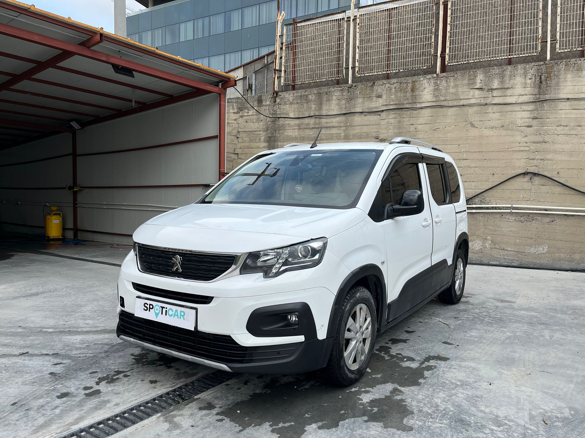 MEPA 2.EL 2021 RIFTER 1.5 BHDI 130 HP EAT8 ALLURE 136 BİN KM