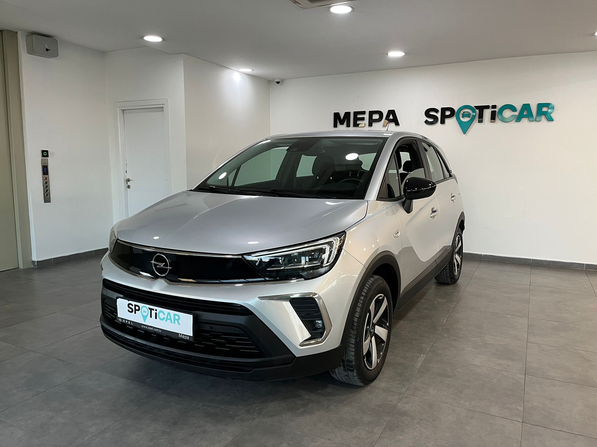 MEPA 2.EL CROSSLAND 1.2 130 HP AT6 ESSENTIAL 40 BİN KM