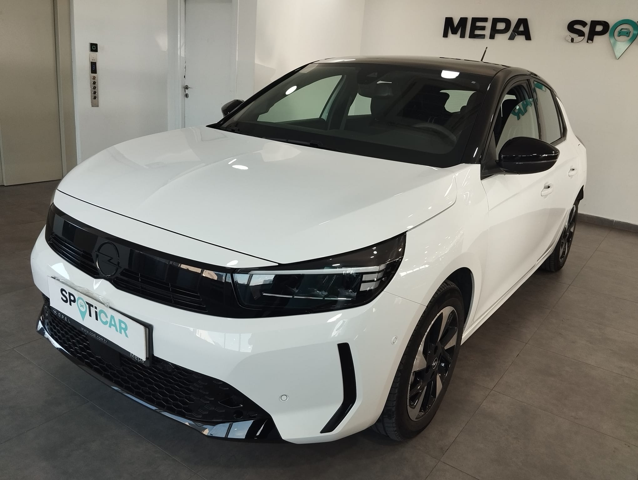 MEPA 2.EL 2025 OPEL CORSA-E 100 KW GS 8 BİN KM
