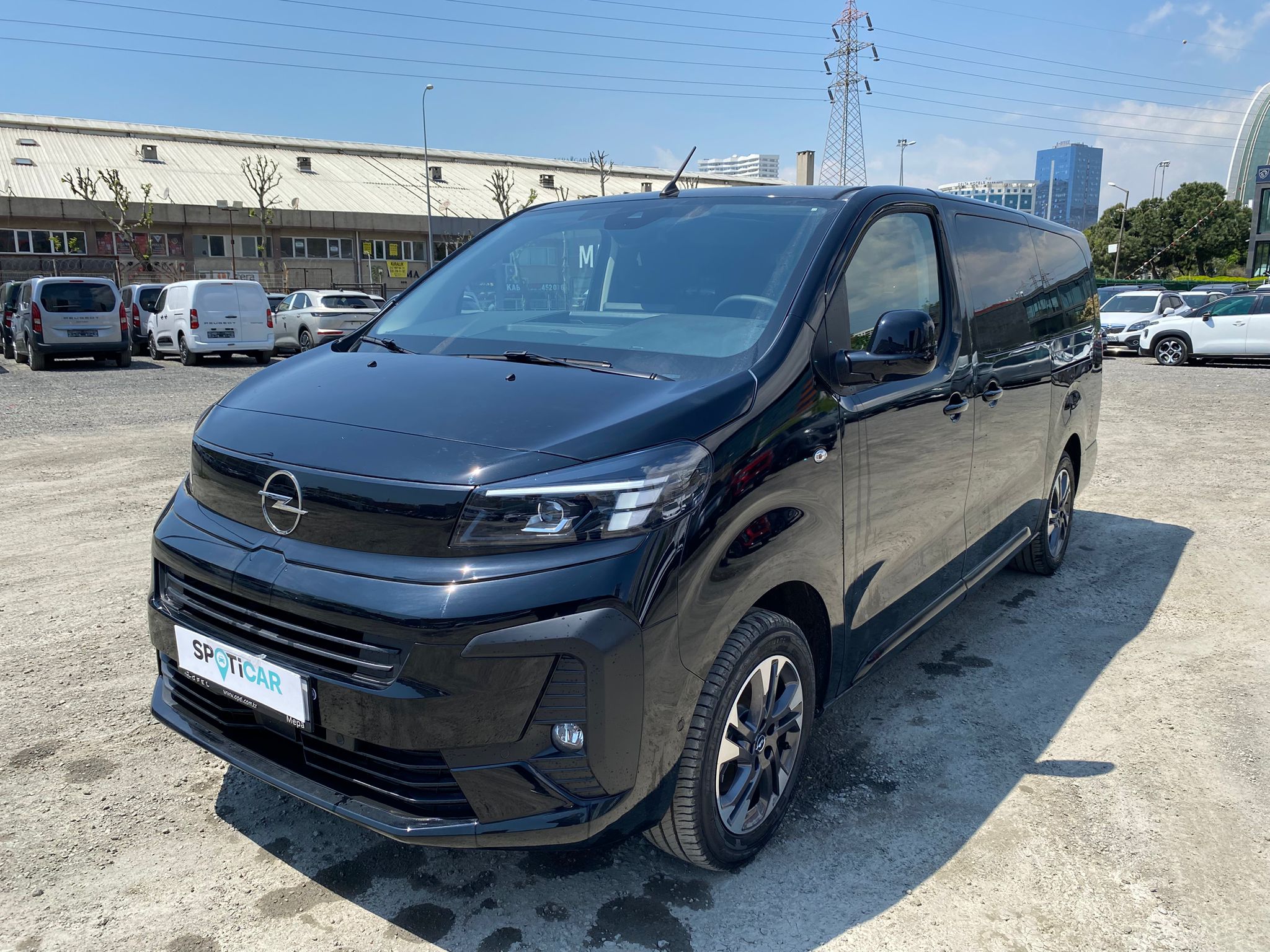 MEPA 2. EL 2025 ZAFIRA LIFE 2.0 180 HP AT8 ULTIMATE XL 6.005 KM